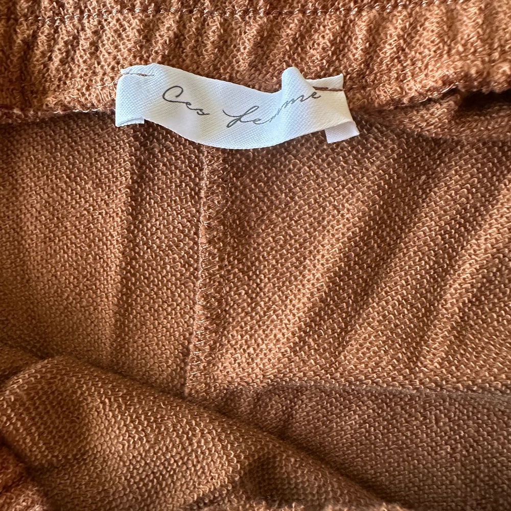 Wide Leg Casual Pants And Top Set in Mocha - Picture 5 of 8